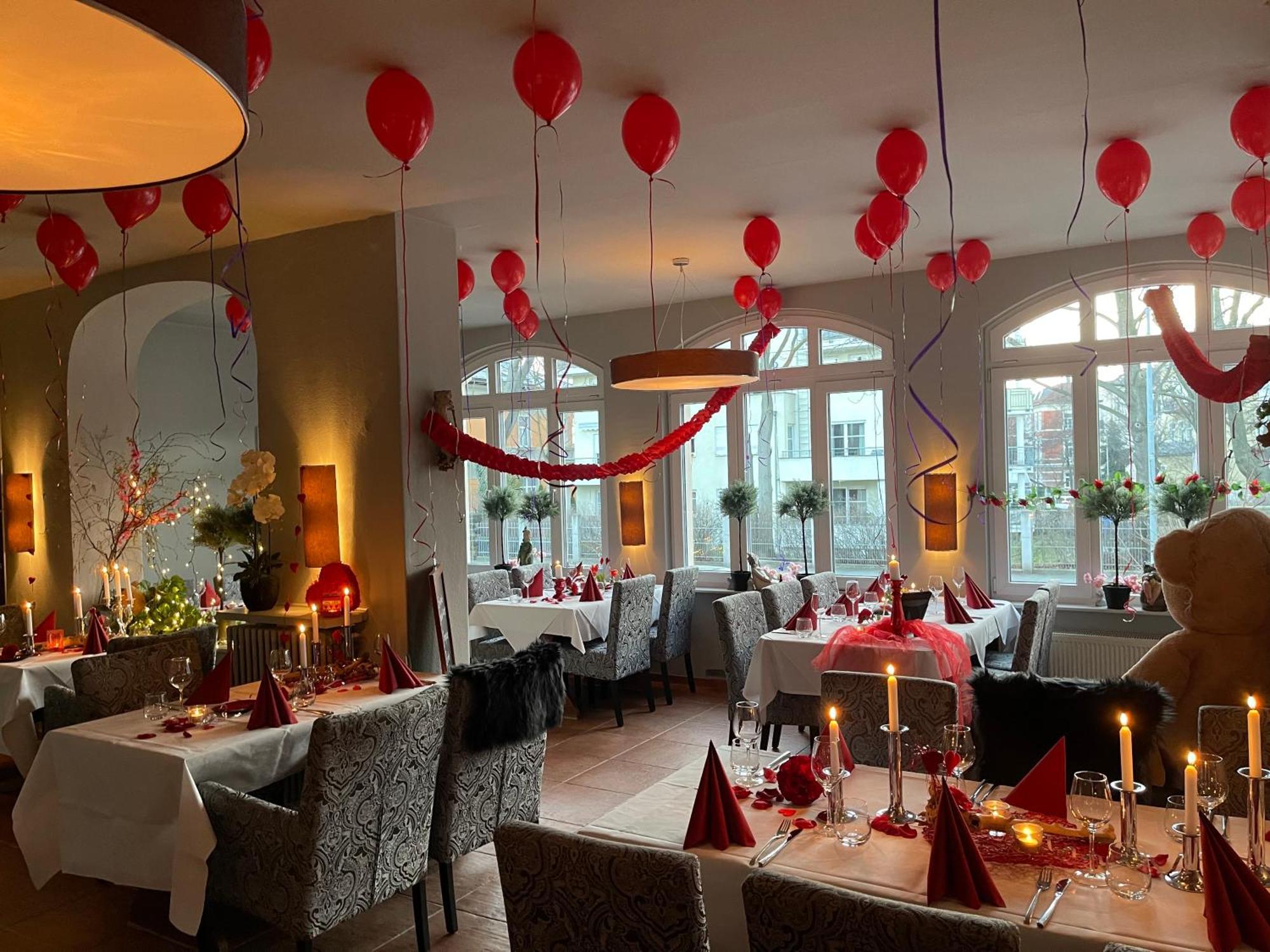 Zu Den Linden - Radebeul Pension Mit Restaurant Zewnętrze zdjęcie
