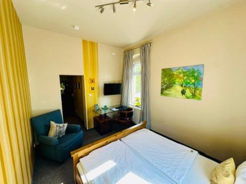 Zu Den Linden - Radebeul Pension Mit Restaurant Zewnętrze zdjęcie